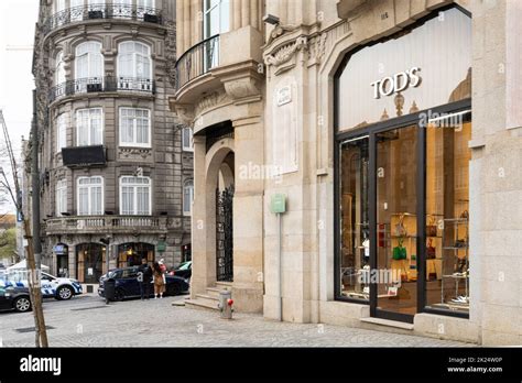 Find Burberry Stores in Porto, Portugal .